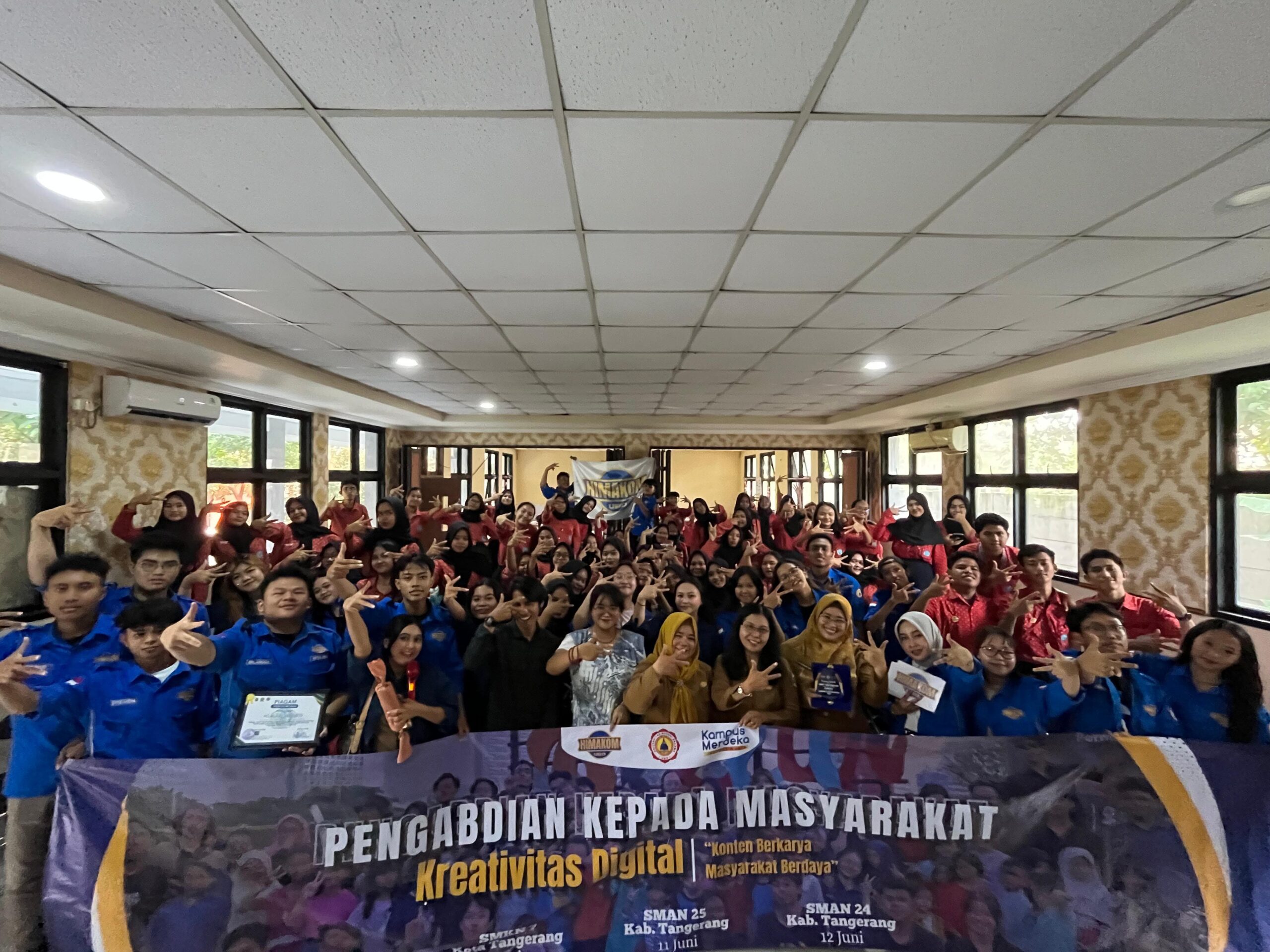 Himakom UBD Latih Pelajar Keterampilan Digital
