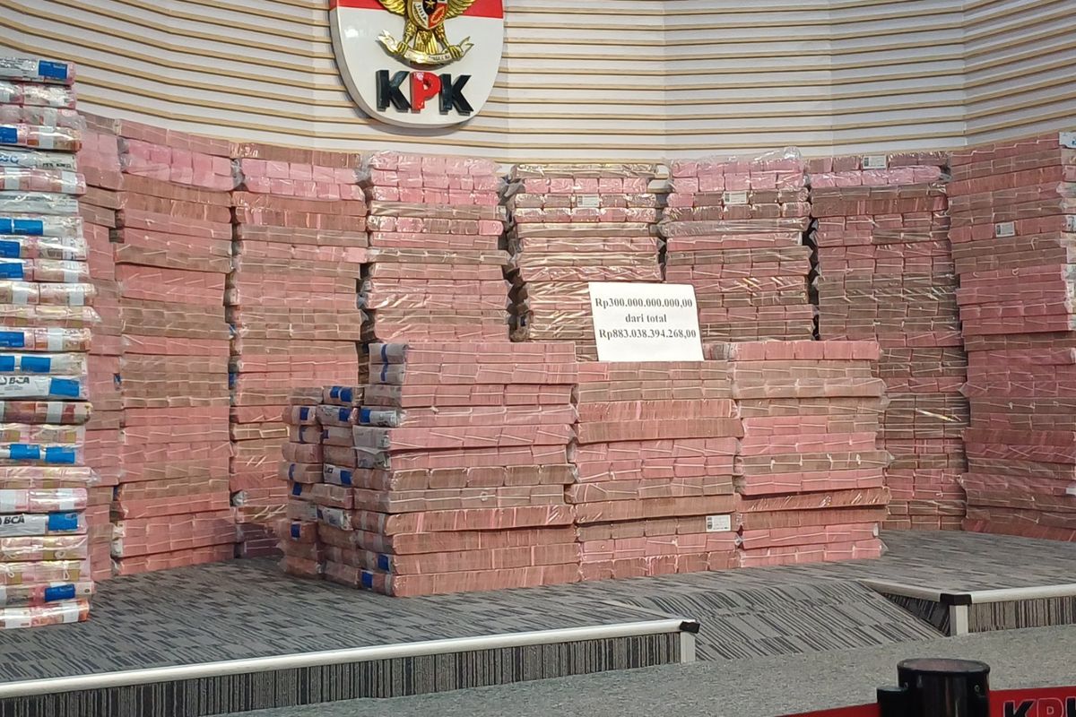 KPK Pamerkan Rp 300 Miliar Hasil Rampasan dari Ivenstasi Fiktif Taspen